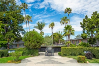 studio plaza gate